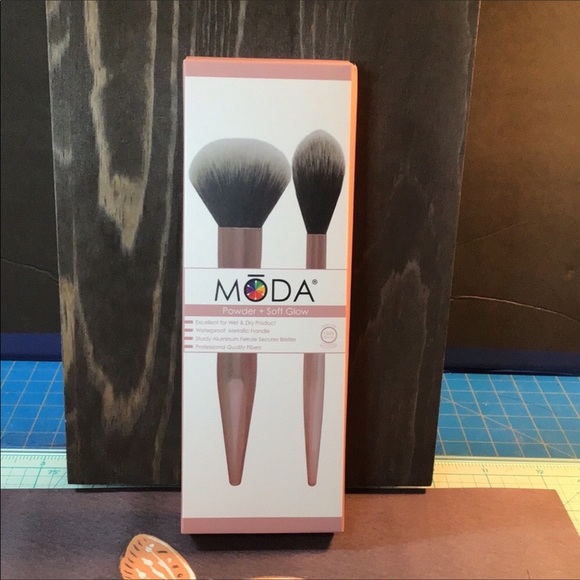 🌻 MODA POWDER AND SOFT GLOW MAKE UP BRUSHES. - Picture 8 of 8